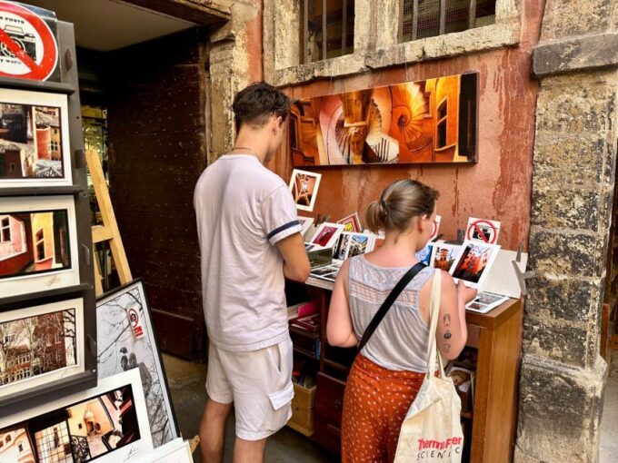 Photographic and Historical Workshop of Old Lyon - Tasting and Gallery