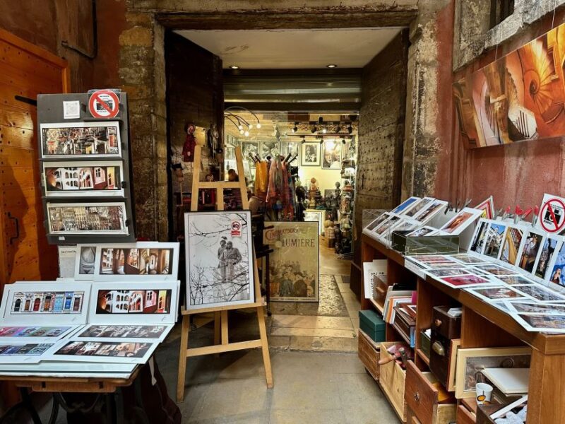Photographic and Historical Workshop of Old Lyon - Capturing the Essence of Renaissance Buildings