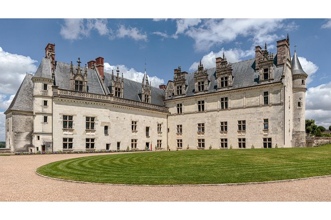 Photography Tour of Château Amboise - Dining Arrangements