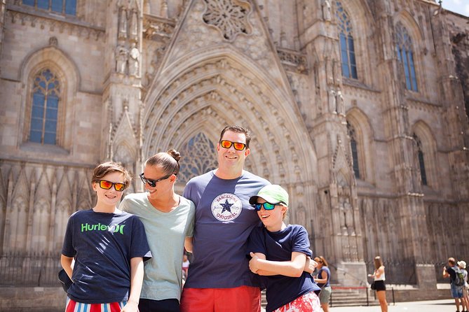 Photoshoot Tour in Barcelona Secret Corners - Cancellation Policy