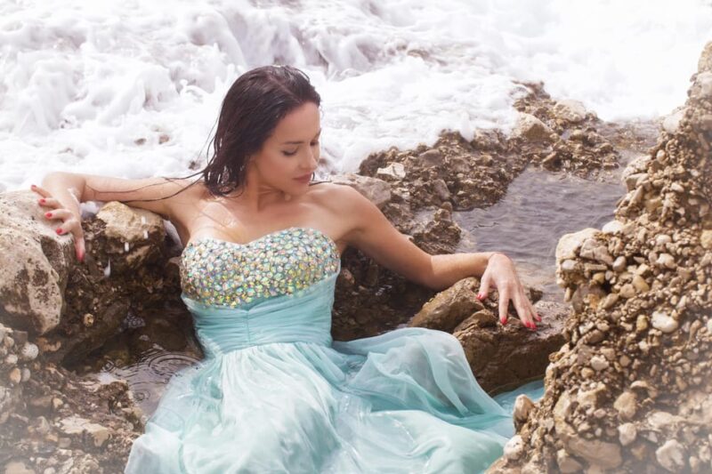 Photoshoot “Trash the Dress” in Nice, France - Dress Trashing and Themes
