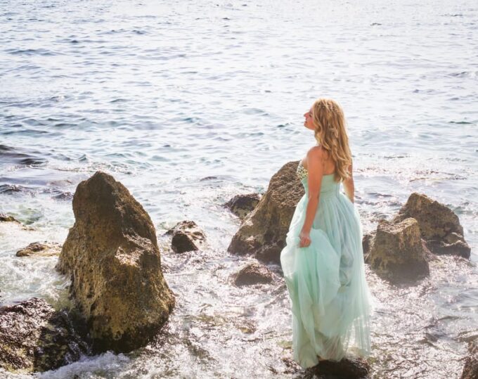 Photoshoot “Trash the Dress” in Nice, France - Meeting Point and Restrictions
