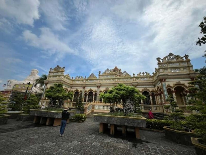 Phu My Port: To Vung Tau City & Buddha Statues Private Tour - Discovering Thang Tam Temple