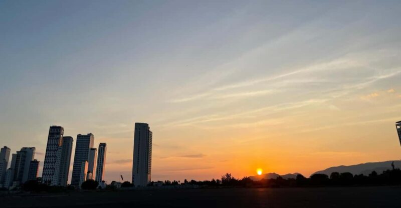 Phu Quoc Enjoy Sunset by Paragliding - Group and Language Details