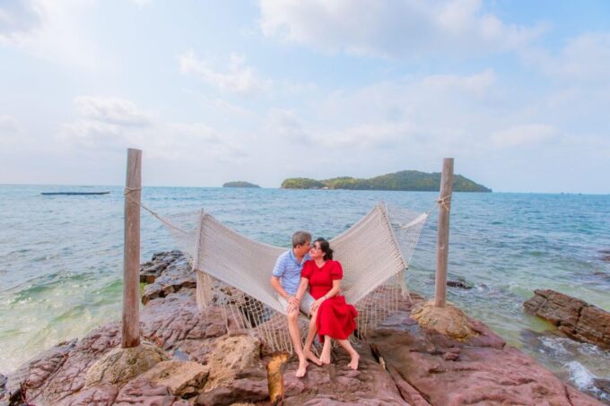 Phu Quoc: Explore 3 Islands & Exciting Parasailing Combo - Sunset Town Attractions