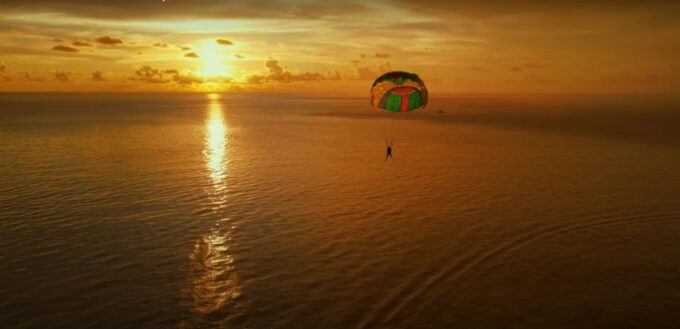 Phu Quoc: Explore 3 Islands & Parasailing and Jetski Combo - Meals and Refreshments