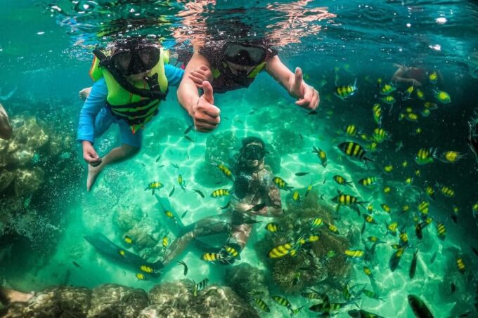 Phu Quoc Four Islands by Canoe and Enjoy Cable Car - Relaxing at Gam Ghi Island