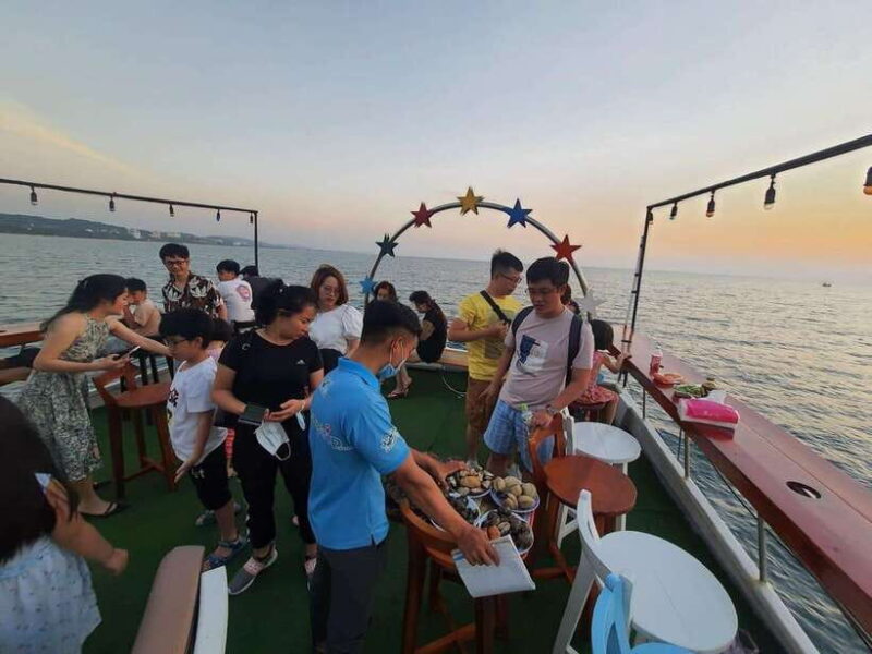 Phu Quoc Island Cruise Tour: Sunset Dinner And Squid Fishing - Squid Fishing Highlights