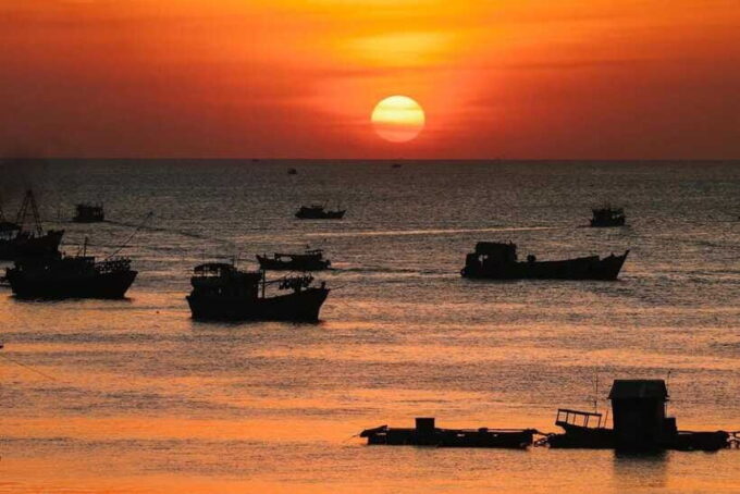 Phu Quoc: Night Squid Fishing Tour With Dinner - Customer Reviews