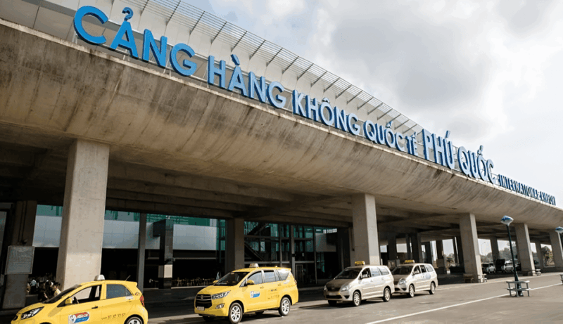 Phu Quoc: (PQC) International Airport Fast Track Service - Customer Pickup and Assistance