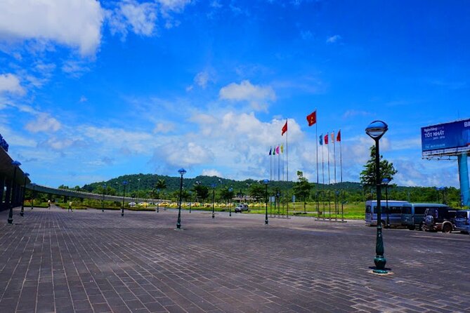 Phu Quoc- Private Airport Transfer 7-16- 29 Seater Car - Luggage Assistance and Additional Stops
