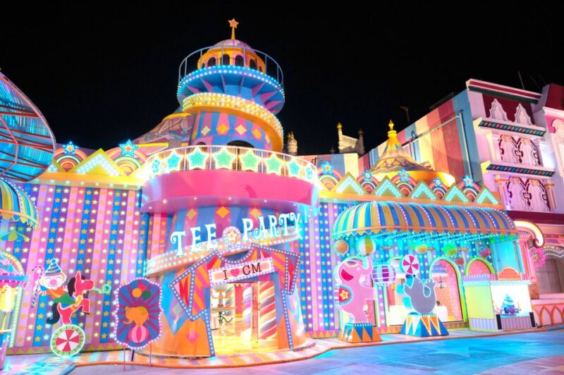 Phuket: Carnival Magic Ticket With Dinner and Transfer - Experience Highlights