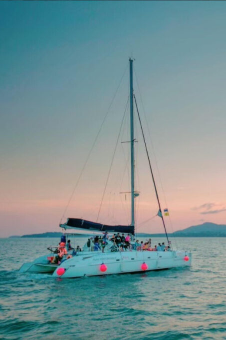 Phuket: Coral Island Catamaran Cruise With Sunset Dinner - Inclusions and Amenities