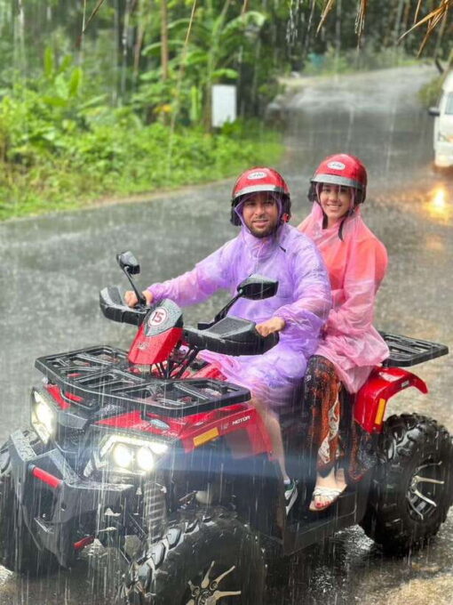 Phuket: Half Day Sightseeing and City Tour With Tour Guide - Discovering Phuket Old Towns Charm