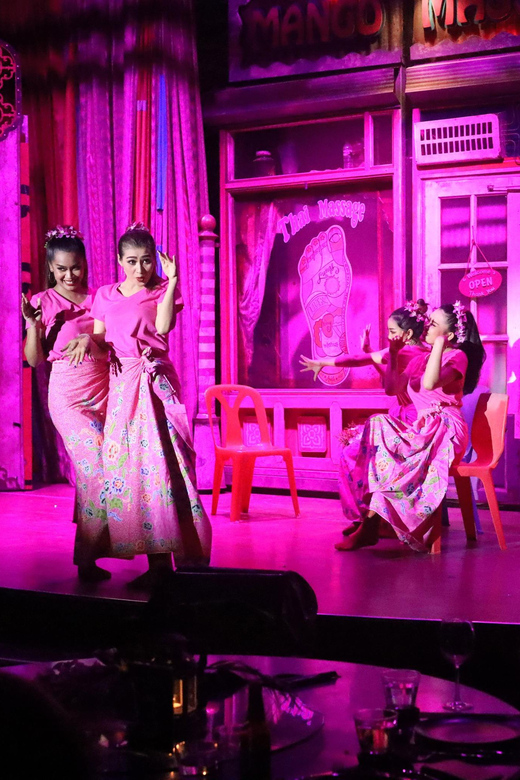 Phuket: Junkyard Theatre Dinner and Show Experience - Key Points