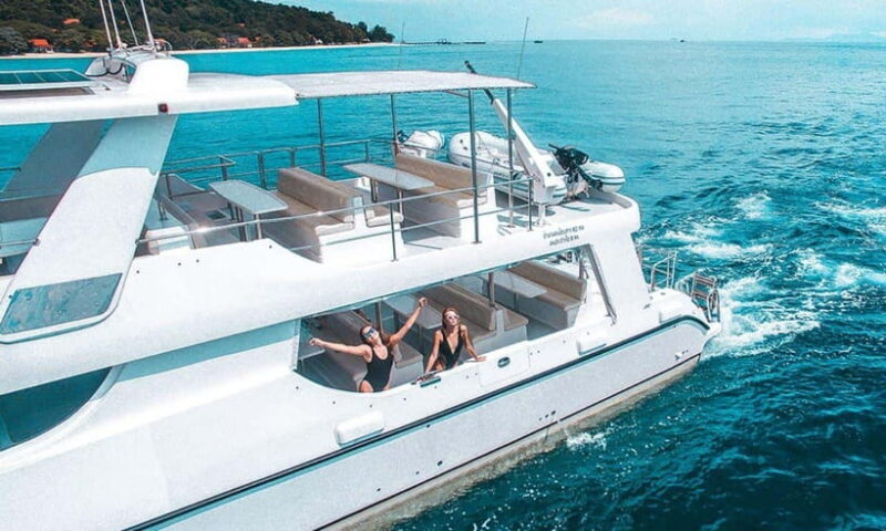 Phuket/Khao Lak: Similan Islands Catamaran Trip With Lunch - Onboard Meals and Amenities