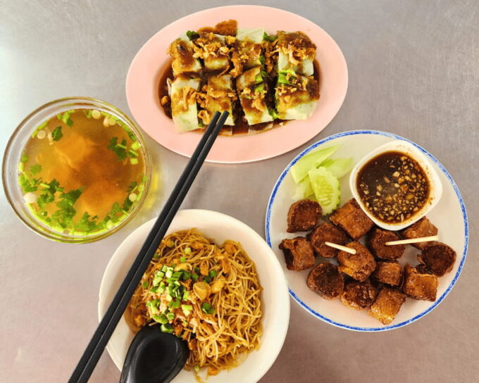 Phuket: Old Town Morning Street Art Walking Tour With Lunch - Important Information