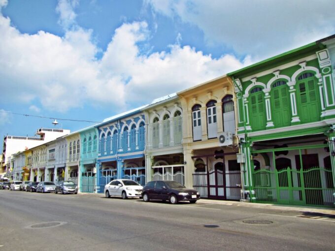 Phuket: Old Town Private Tour With Dinner - Group Size and Language