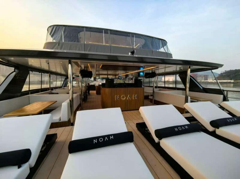 Phuket: Phi Phi Island Tour & Luxury Catamaran Party - Key Points