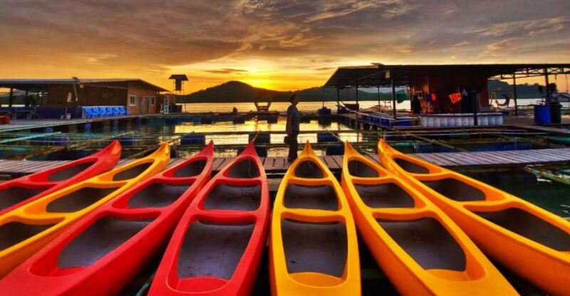 Phuket: Phuket Old Town, Kayaking, Tie Dyeing, and Dinner - Mangrove Forest Kayaking