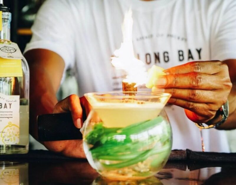 Phuket Rum Distillery Cocktail Workshop & Wat Chalong Temple - Experience Highlights