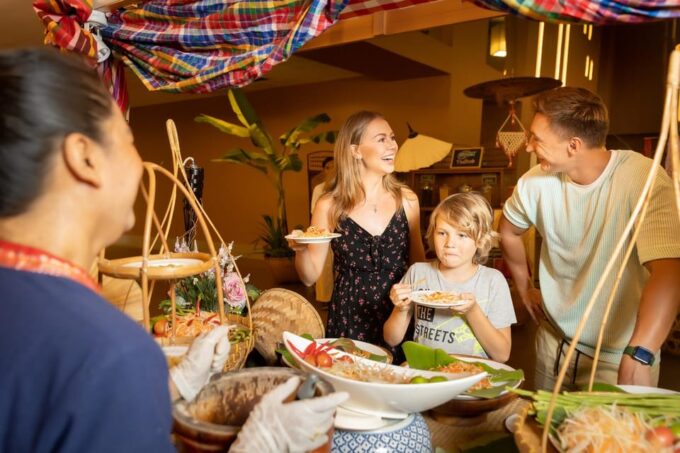 Phuket: Siam Niramit Ticket With Round Transfer and Dinner - Dining Options