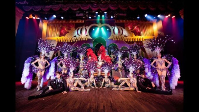 Phuket: Simon Cabaret Show Entry Ticket - Cocktails and Photo Opportunities