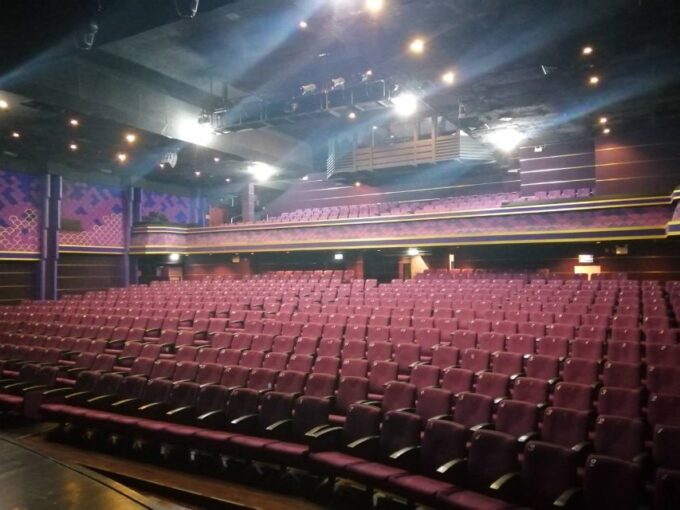 Phuket: Simon Cabaret Show Entry Ticket - Vibrant Performances and Storytelling