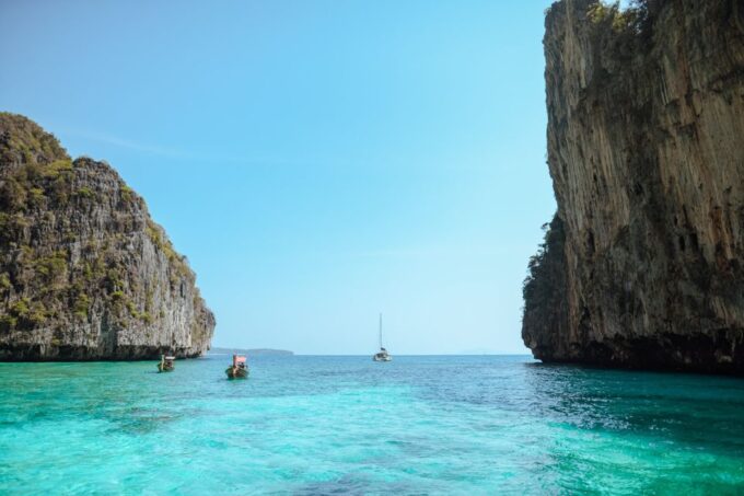 Phuket: Speedboat Day Trip to Phi Phi and Maya Bay - Scenic Speedboat Ride to Maya Bay