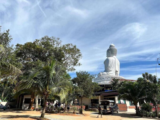 Phuket: Wat Chalong Temple, Big Buddha, Old Town Tour - Temple Exploration: Wat Chalong and Phra Yai