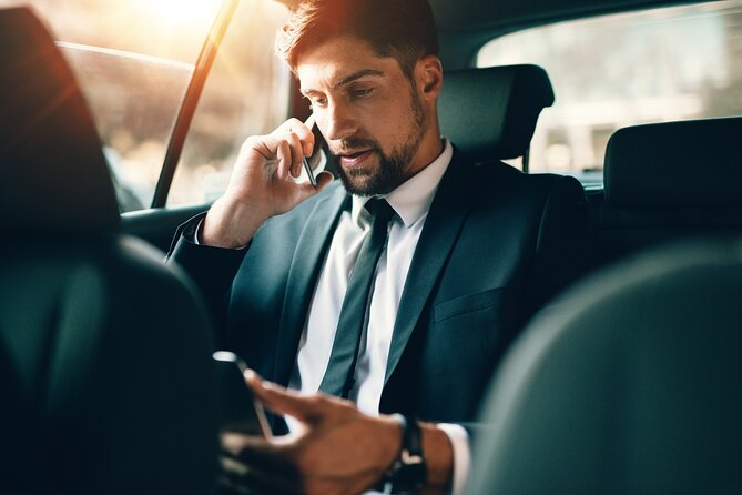 PHX (Phoenix Airport) Round-Trip Sedan Transportation Phoenix Address - Vehicle Information and Features