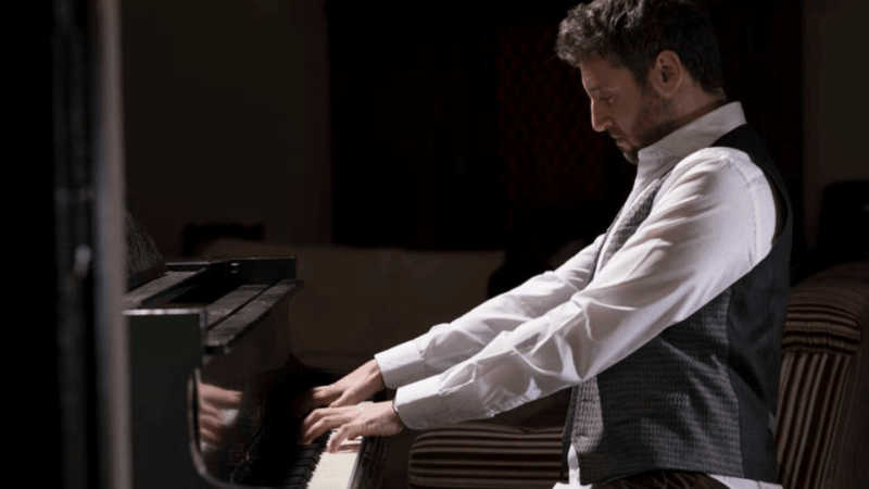 Piano Night by Giovanni Ghizzani - About the Artist