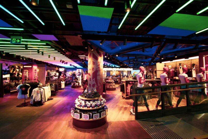 Picadilly Circus: Hard Rock Cafe Set Menu Lunch or Dinner - Prestigious Heritage and Unbeatable Location