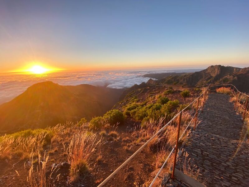Pick up in Santana, PR1 and PR1.2 Hike Ruivo - Arieiro - Shuttle Service