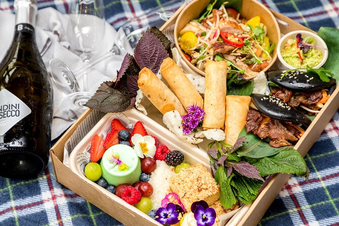 Picnic in the Royal Botanic Gardens for 2 - Picnic Details