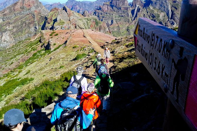 Pico Do Areeiro to Ruivo - Pr1 Hiking Tour. - Meeting and Pickup