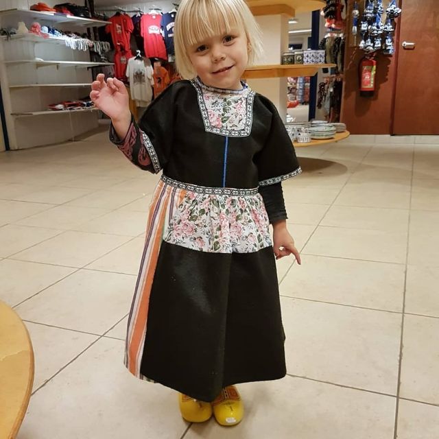 Picture in Volendam Costume With Cheese and Clog Tour - Frequently Asked Questions