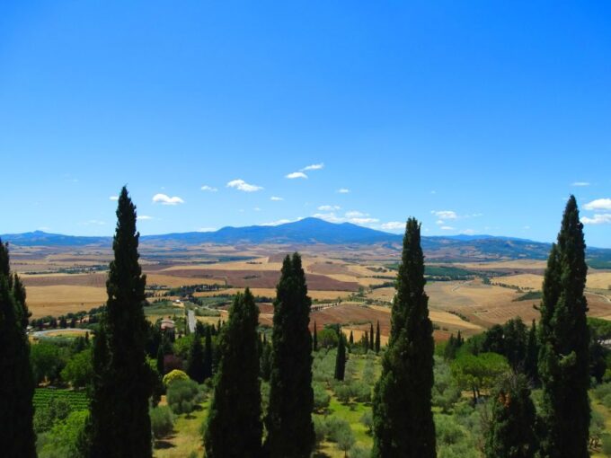 Pienza: Private Walking Tour With Tuscan Tasting Experience - Explore Pienzas Historic Charm