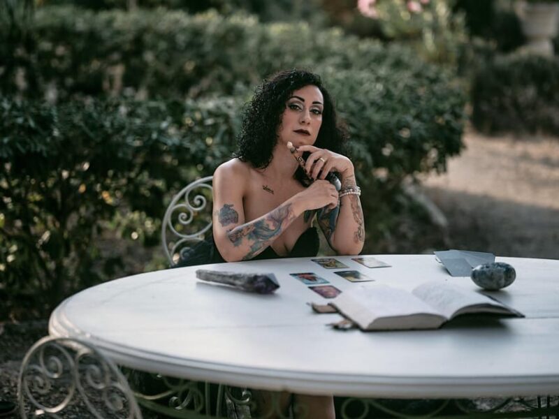 Pieta: Exclusive Photoshoot in a Historic Villa - Key Points