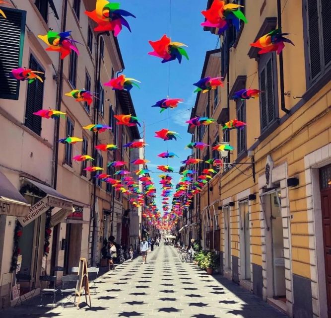 Pietrasanta: SIGHTSEEN TOUR WITH PRIVATE PHOTOGRAPHER - Experience and Immersion