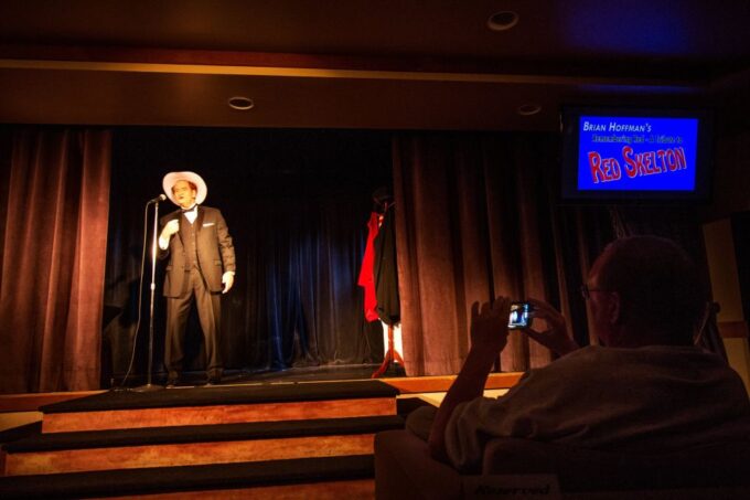 Pigeon Forge: Brian Hoffmans Tribute to Red Skelton - Meeting Point Considerations