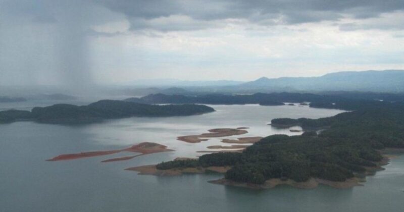 Pigeon Forge: French Broad River Helicopter Tour - Pilot Qualifications