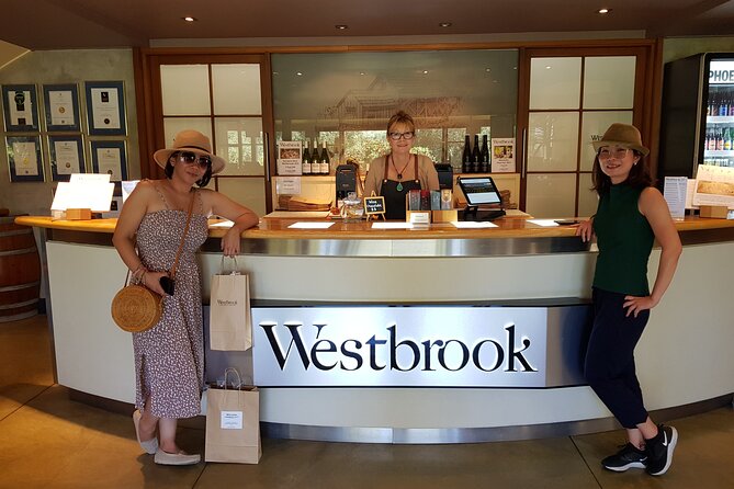 Piha Waitakere Rainforest Wine Tour From Auckland - Dining Experience
