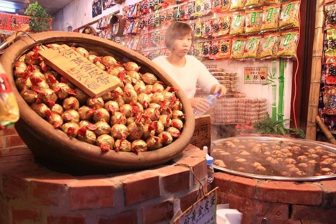 Pingxi and Jiufen Day Trip From Taipei With Sky Lantern Experience - Lunch and Tea House Visits