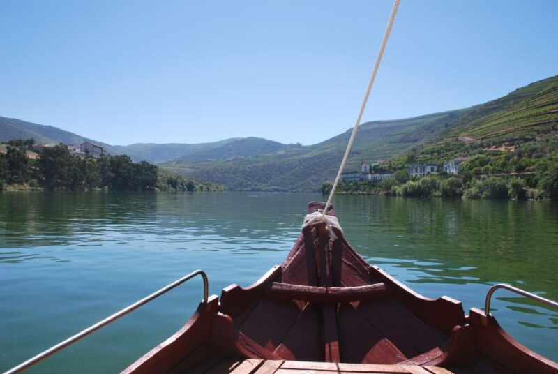 Pinhão: 2-Hour Rabelo Boat Tour With Audio Guide - Key Points