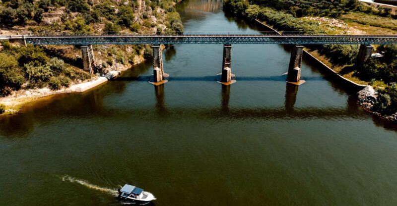 Pinhão: Douro River Boat Tour With Lunch - Key Points