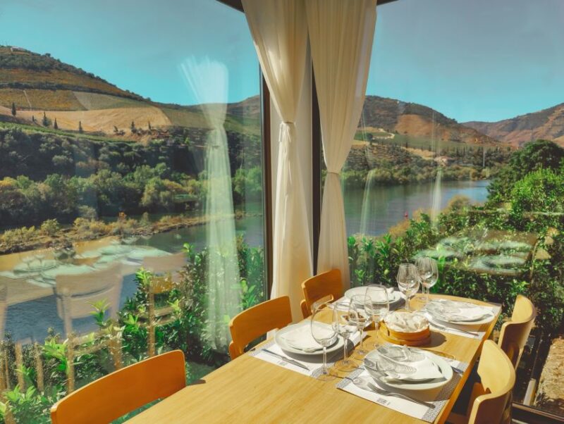 Pinhão: Douro River Boat Tour With Lunch - Train Journey With Stunning Landscapes