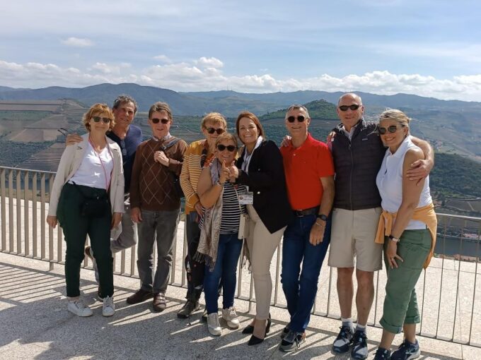 Pinhão: Douro Valley With Wine Tasting, Boat Trip and Lunch - Douro River Boat Trip and Lunch