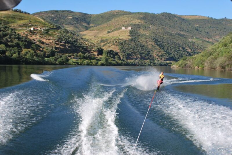 Pinhão: River Douro Speedboat Tour With Water Sports - Itinerary and Meeting Point