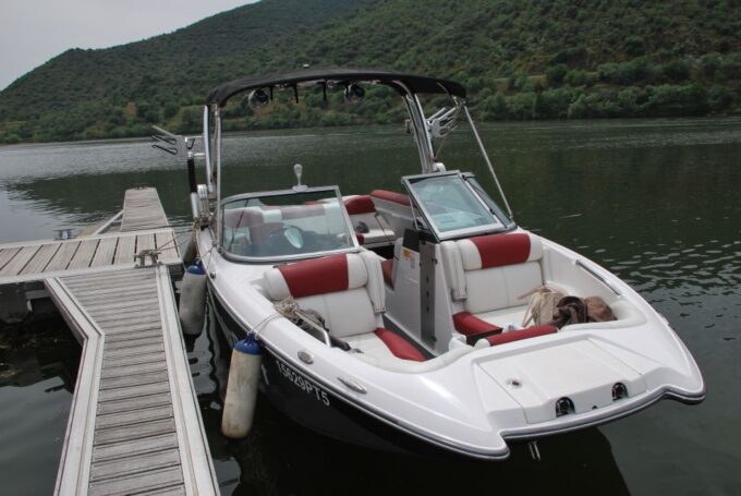 Pinhão: River Douro Speedboat Tour With Water Sports - Scenic River Douro Views